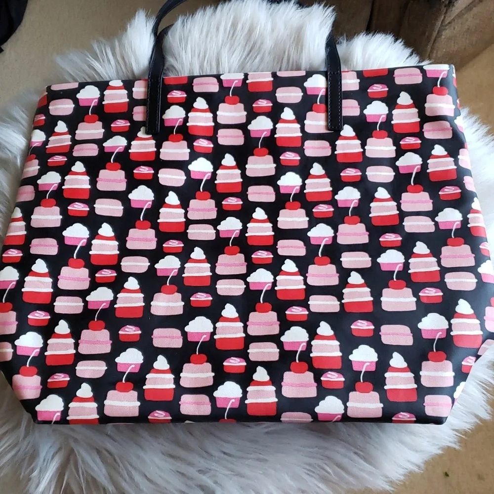 Kate Spade Cupcake Tote ♡